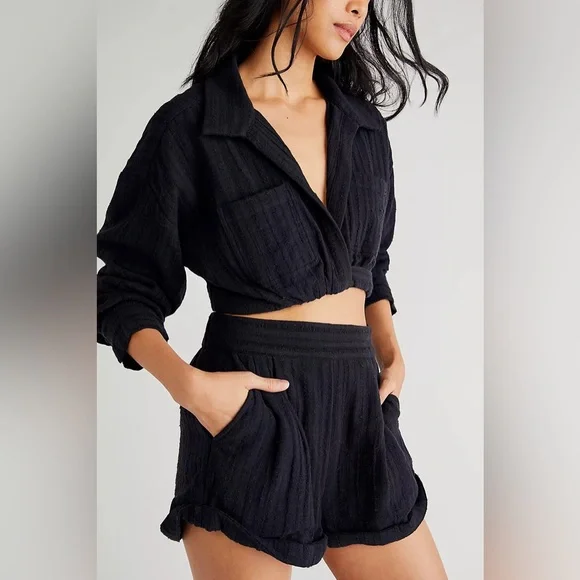 NWOT FREE PEOPLE Stay Cool Set In Black MSRP $98 Size L - Picture 1 of 16